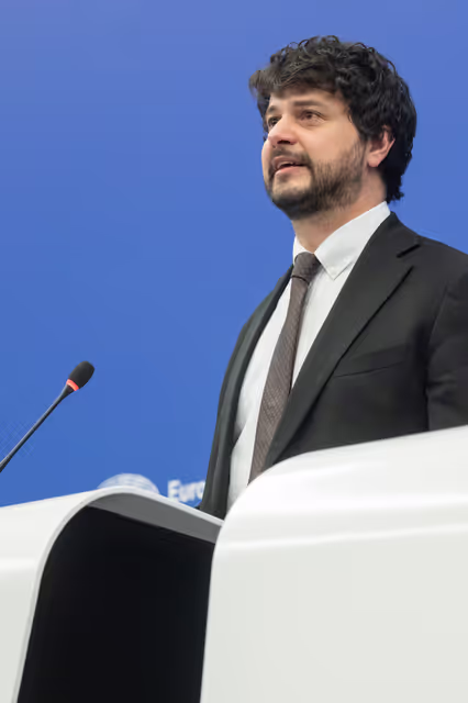 Foto 10: Press conference on the INI Report on the Institutional aspects of the Draghi Report