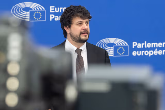 Foto 1: Press conference on the INI Report on the Institutional aspects of the Draghi Report