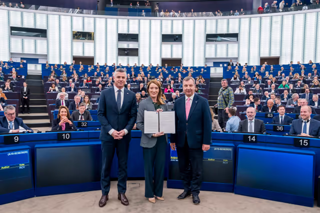 Fotó 1: EP Plenary session -  signature of the General Budget 2026