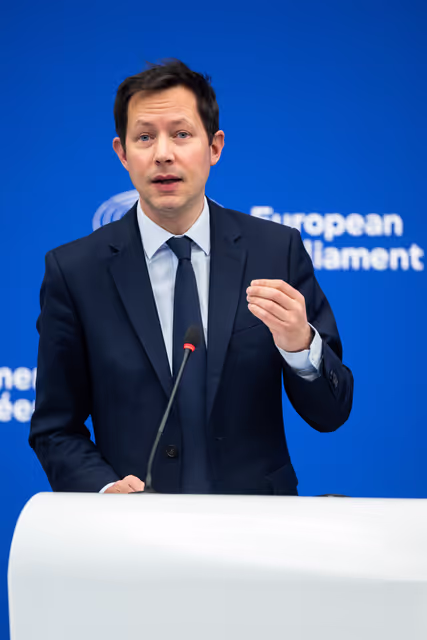 Photo 6: Press conference on the European Defence Industry Programme