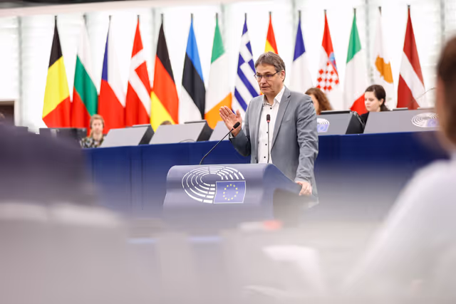 Photo 7: EP Plenary session - Outcome of the UN Climate Change Conference - Belém (COP30)