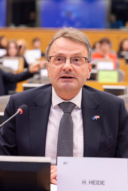 Fotografie 7: CULT - Exchange of views on Using sport as a tool for empowerment in the framework of the Disability Rights Week in the European Parliament