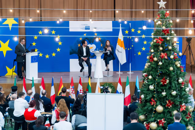 Photo 7: Townhall discussion with Roberta METSOLA, EP President and Nikos CHRISTODOULIDES, President of Cyprus at the 2025 Edition of ‘Christmas Europe’