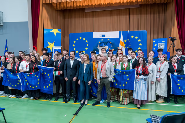 Photo 4: Townhall discussion with Roberta METSOLA, EP President and Nikos CHRISTODOULIDES, President of Cyprus at the 2025 Edition of ‘Christmas Europe’
