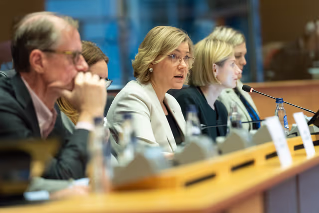 Foto 13: ITRE - Structured dialogue with Henna Virkkunen, Executive Vice-President for Tech Sovereignty, Security and Democracy, on Digital package