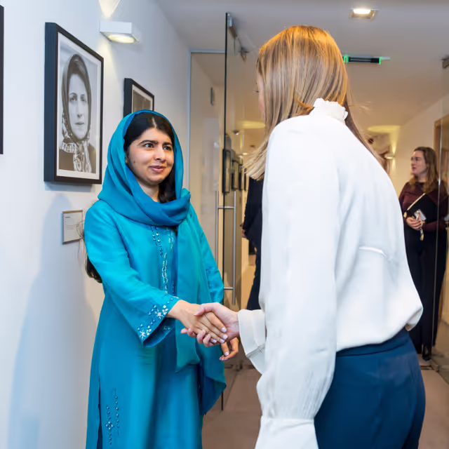 Photo 10: Roberta METSOLA, EP President meets with Malala YOUSAFZAI, 2014 Nobel Peace Prize Laurea