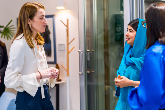 Photo 5: Roberta METSOLA, EP President meets with Malala YOUSAFZAI, 2014 Nobel Peace Prize Laurea