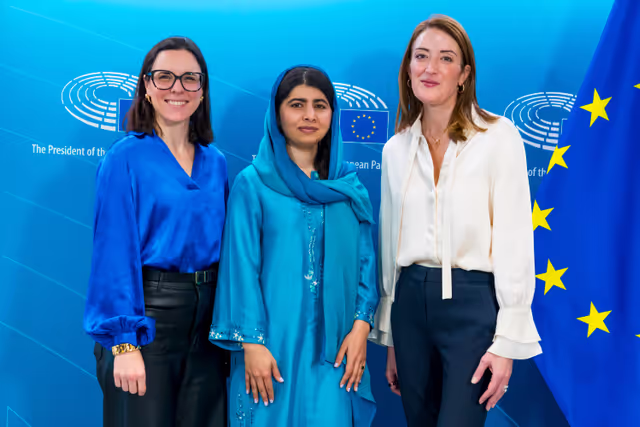 Photo 3: Roberta METSOLA, EP President meets with Malala YOUSAFZAI, 2014 Nobel Peace Prize Laurea