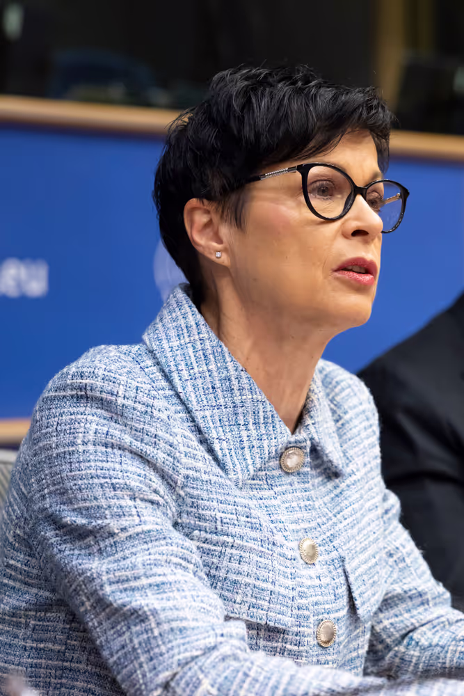 IDEA - Belarus: Building Foundations For Democratic Change