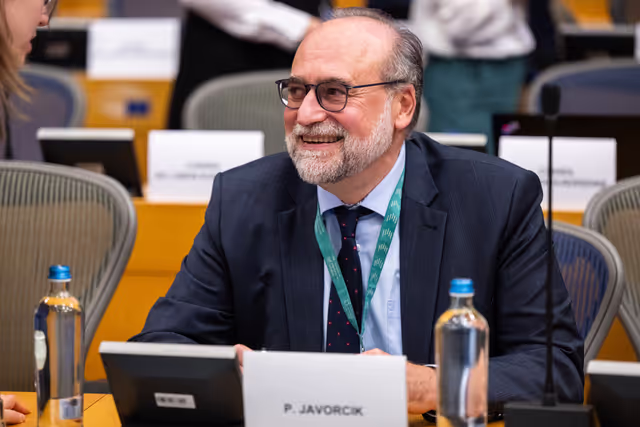 Φωτογραφία 10: ENVI trilogue - EU 2040 climate target