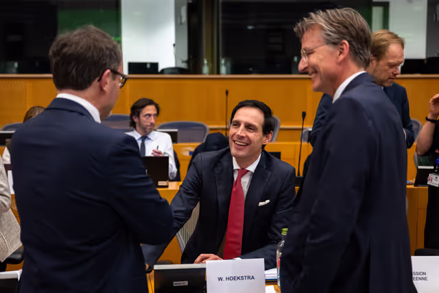 Φωτογραφία 12: ENVI trilogue - EU 2040 climate target