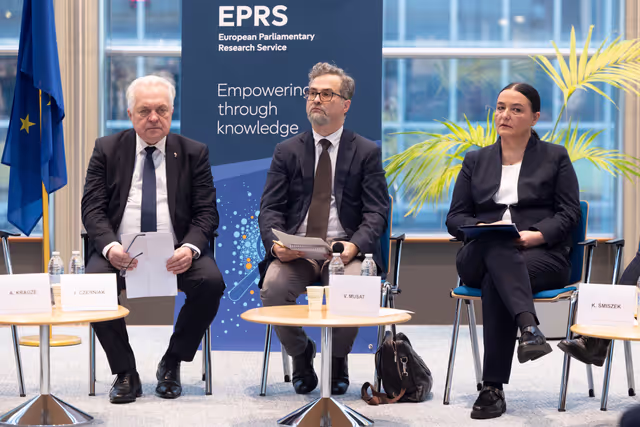 Fotografi 10: Securing the Eastern Flank: Ensuring a Level Playing Field for CEE Farmers