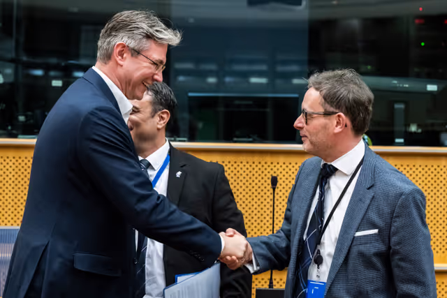 Foto 32: SANT - Trilogue on the ' pharmaceutical package '