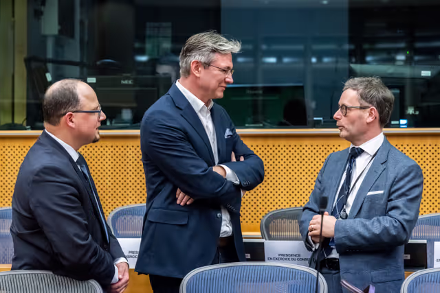 Foto 28: SANT - Trilogue on the ' pharmaceutical package '