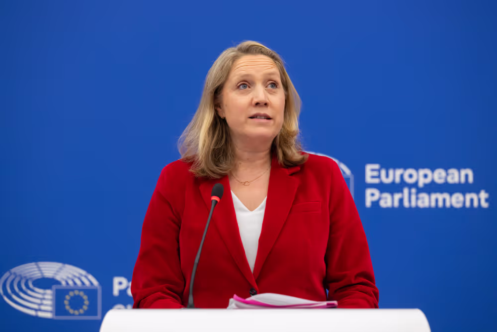 Last minute press briefing