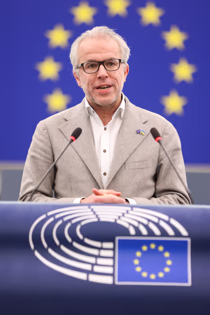 Photo 42 : EP Plenary session - Incentivising defence-related investments in the EU budget to implement the ReArm Europe Plan