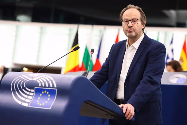 Photo 13 : EP Plenary session - Incentivising defence-related investments in the EU budget to implement the ReArm Europe Plan