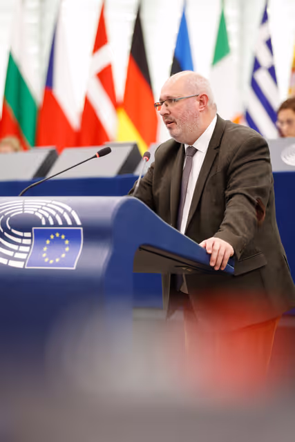 Fotografija 21: EP Plenary session - Commission statement - Breeders’ protests following a lumpy-skin-disease outbreak in France: implications on the EU approach on sanitary and on animal health
