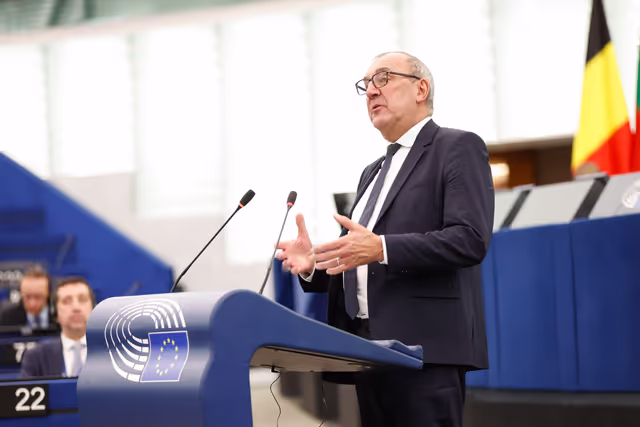 Fotografija 20: EP Plenary session - Commission statement - Breeders’ protests following a lumpy-skin-disease outbreak in France: implications on the EU approach on sanitary and on animal health