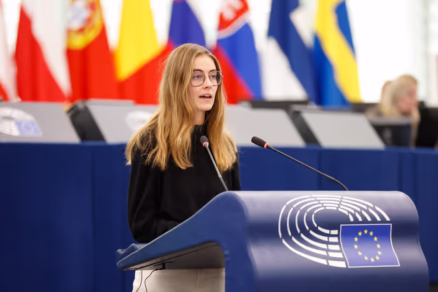 Fotografija 12: EP Plenary session - Commission statement - Breeders’ protests following a lumpy-skin-disease outbreak in France: implications on the EU approach on sanitary and on animal health