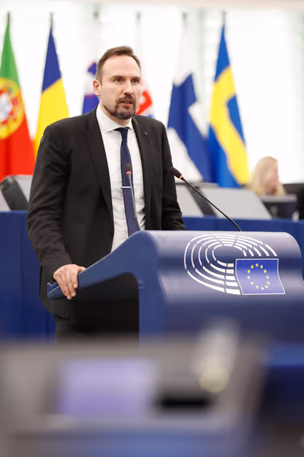 Fotografija 11: EP Plenary session - Commission statement - Breeders’ protests following a lumpy-skin-disease outbreak in France: implications on the EU approach on sanitary and on animal health