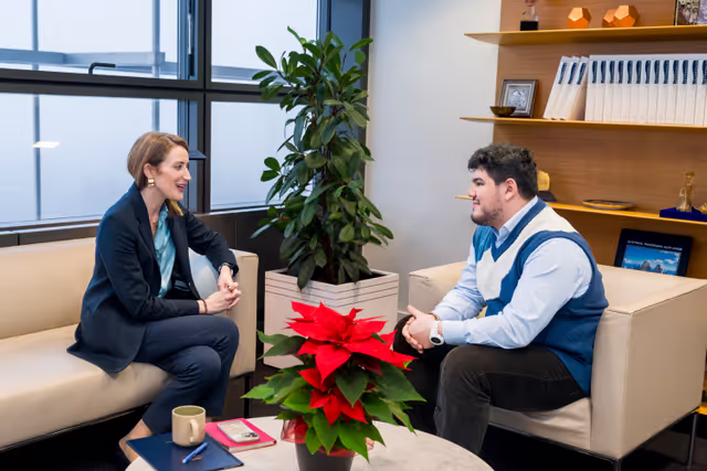 Fotogrāfija 1: Roberta METSOLA, EP President meets with Amine KESSACI, French Activist