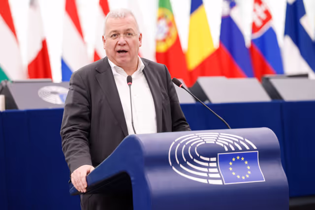 Foto 42: EP Plenary session - Presentation of the European Affordable Housing Plan