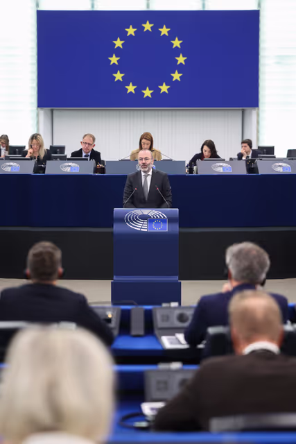 Photo 4: EP Plenary session - Preparation of the European Council meeting of 18-19 December 2025