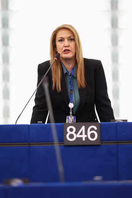 Photo 12: EP Plenary session - Preparation of the European Council meeting of 18-19 December 2025