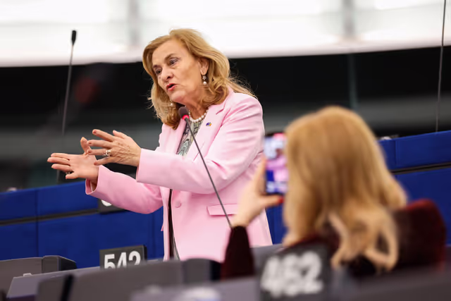 Photo 10: EP Plenary session - Preparation of the European Council meeting of 18-19 December 2025