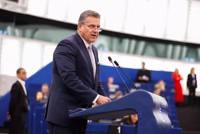 Photo 2: EP Plenary session - Preparation of the European Council meeting of 18-19 December 2025