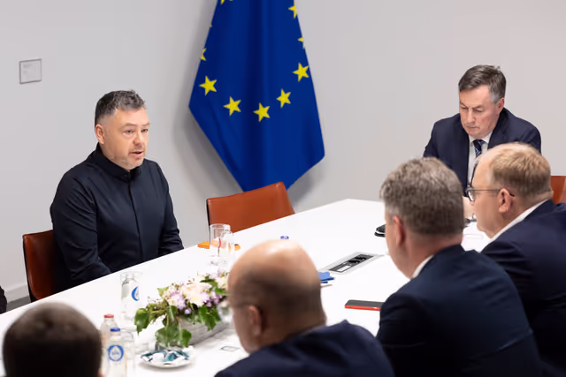 Zdjęcie 7: DEEA delegation meets with a delegation of Greenlandic MPs