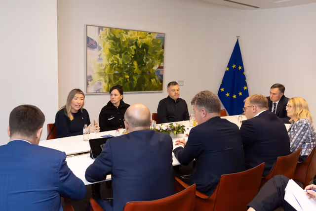 Zdjęcie 8: DEEA delegation meets with a delegation of Greenlandic MPs
