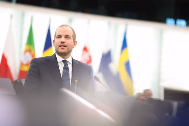 Foto 16: EP Plenary session - Motion of censure on the European Commission