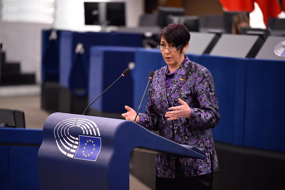 EP Plenary session - Tackling AI deepfakes and sexual exploitation on social media by making full use of the EU’s digital rules