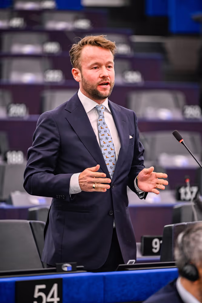 EP Plenary session - Tackling AI deepfakes and sexual exploitation on social media by making full use of the EU’s digital rules