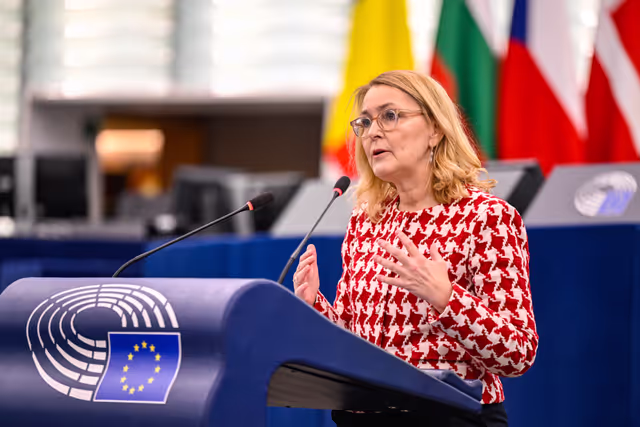 Nuotrauka 30: EP Plenary session - Tackling AI deepfakes and sexual exploitation on social media by making full use of the EU’s digital rules