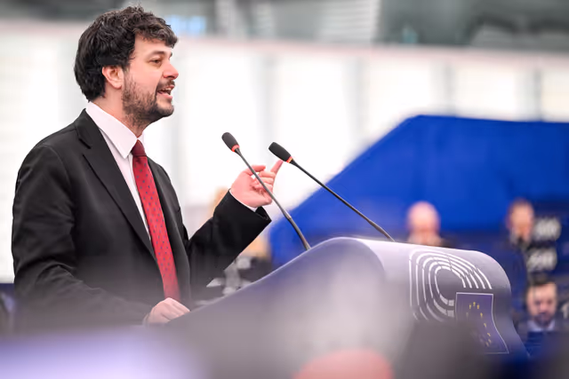 Nuotrauka 22: EP Plenary session - Tackling AI deepfakes and sexual exploitation on social media by making full use of the EU’s digital rules