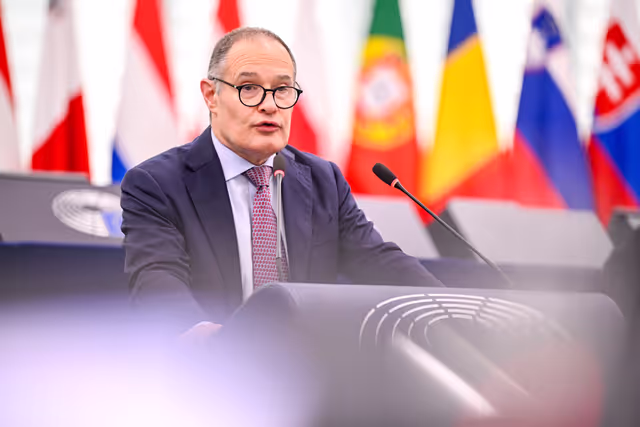 Nuotrauka 21: EP Plenary session - Tackling AI deepfakes and sexual exploitation on social media by making full use of the EU’s digital rules