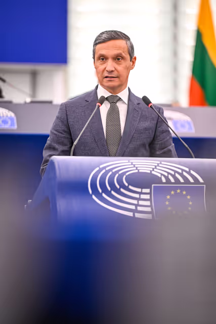 Nuotrauka 12: EP Plenary session - Tackling AI deepfakes and sexual exploitation on social media by making full use of the EU’s digital rules