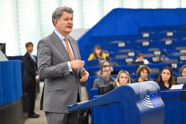 Photo 20 : EP Plenary session - Pending approval of the Hungarian national plan for Security Action for Europe (SAFE) funding