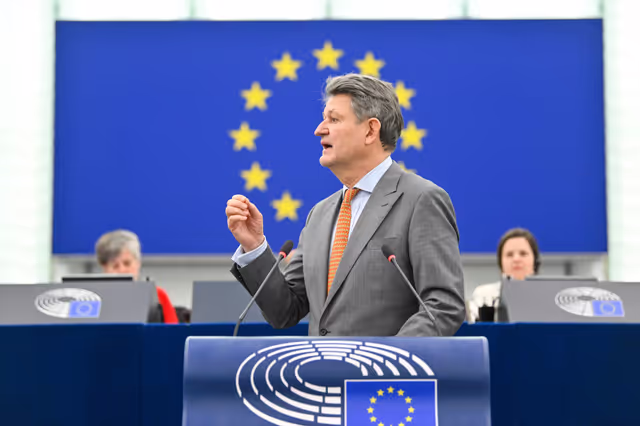 Photo 21 : EP Plenary session - Pending approval of the Hungarian national plan for Security Action for Europe (SAFE) funding