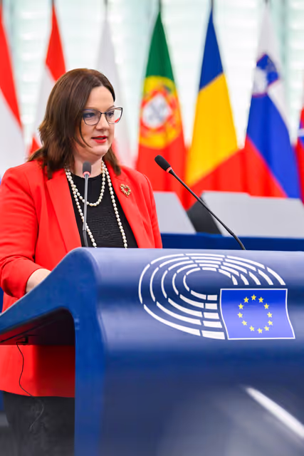 Foto 33: EP Plenary session - Restoring control of migration: returns, visa policy and third-country cooperation