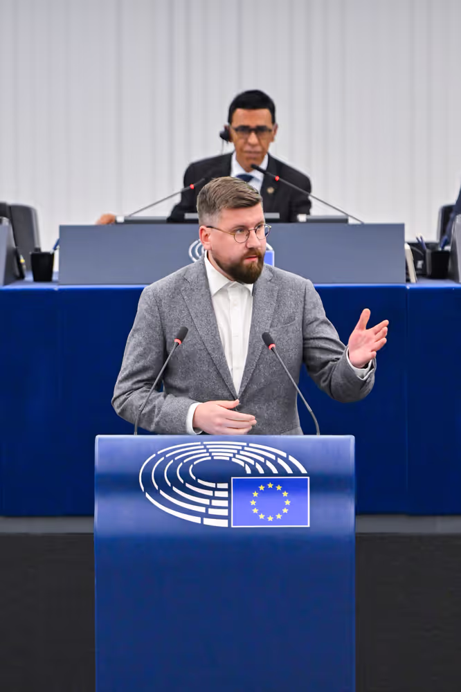 EP Plenary session - Restoring control of migration: returns, visa policy and third-country cooperation