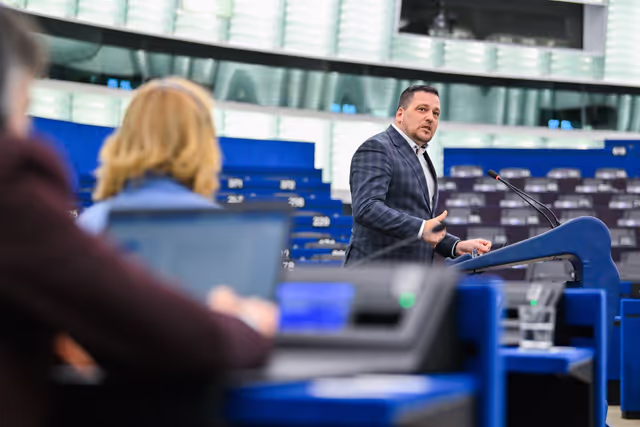 Foto 24: EP Plenary session - Restoring control of migration: returns, visa policy and third-country cooperation