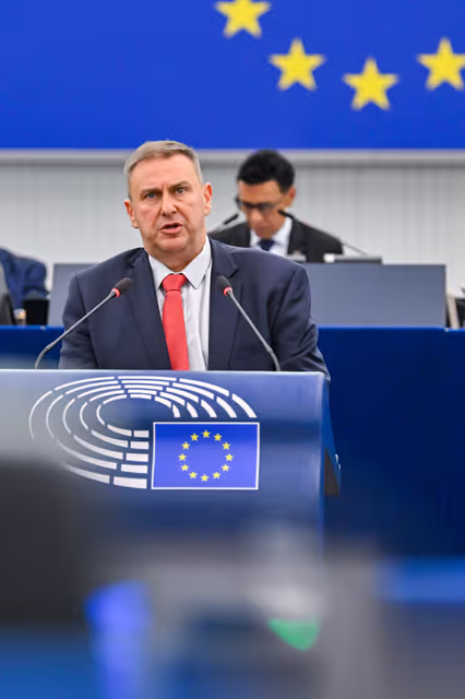 Foto 21: EP Plenary session - Restoring control of migration: returns, visa policy and third-country cooperation