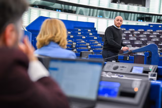 Foto 13: EP Plenary session - Restoring control of migration: returns, visa policy and third-country cooperation