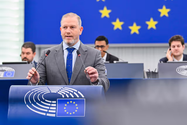 Foto 9: EP Plenary session - Restoring control of migration: returns, visa policy and third-country cooperation