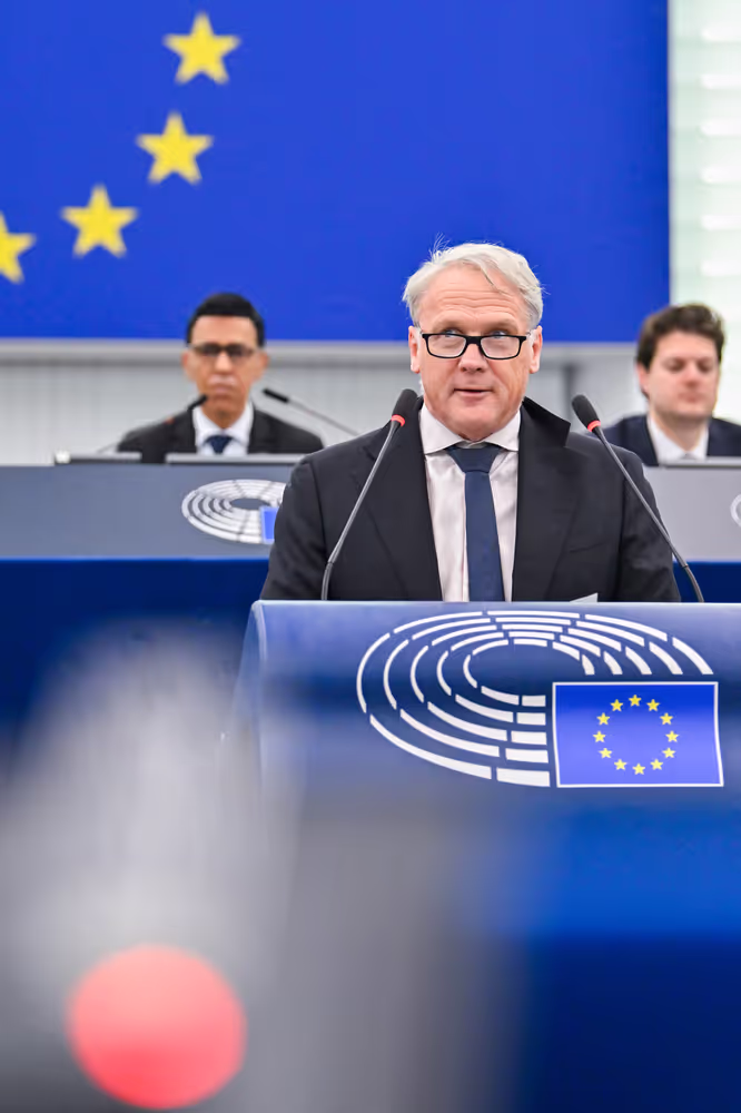 EP Plenary session - Restoring control of migration: returns, visa policy and third-country cooperation