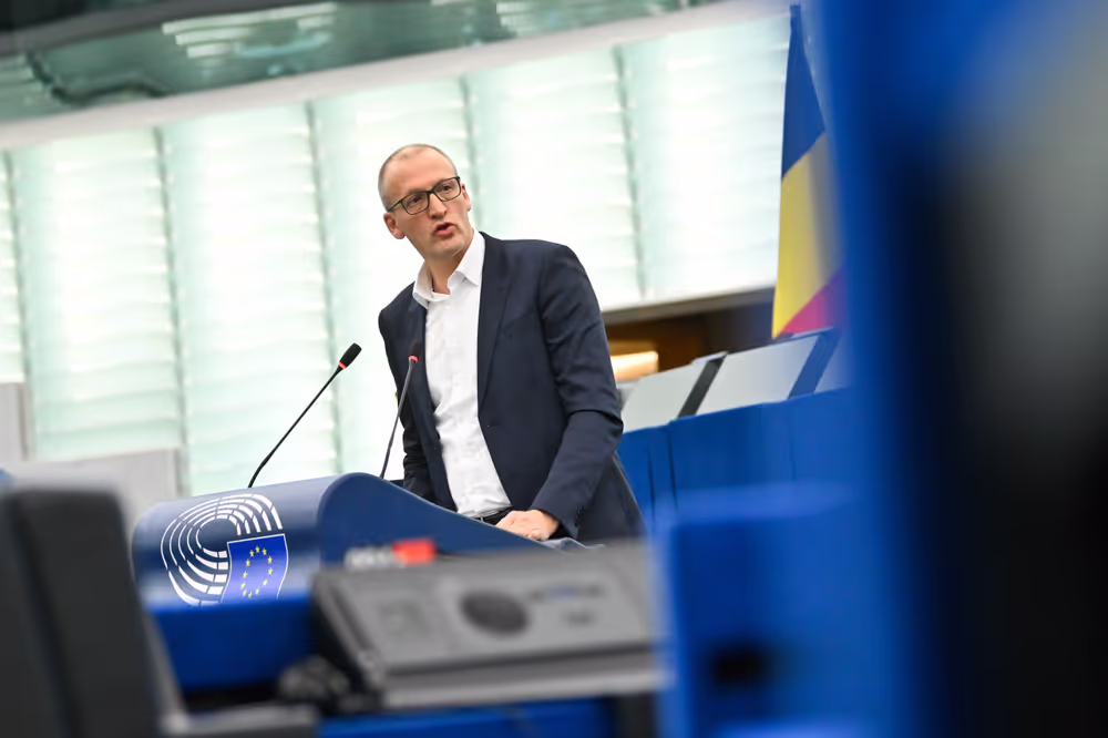 EP Plenary session - Restoring control of migration: returns, visa policy and third-country cooperation